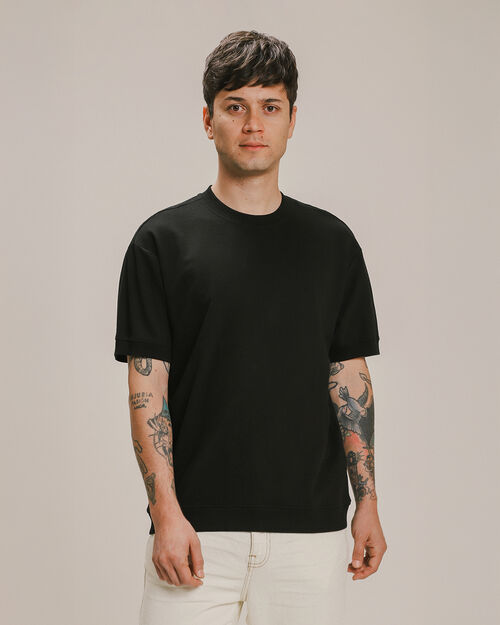 Playera Negra Relaxed